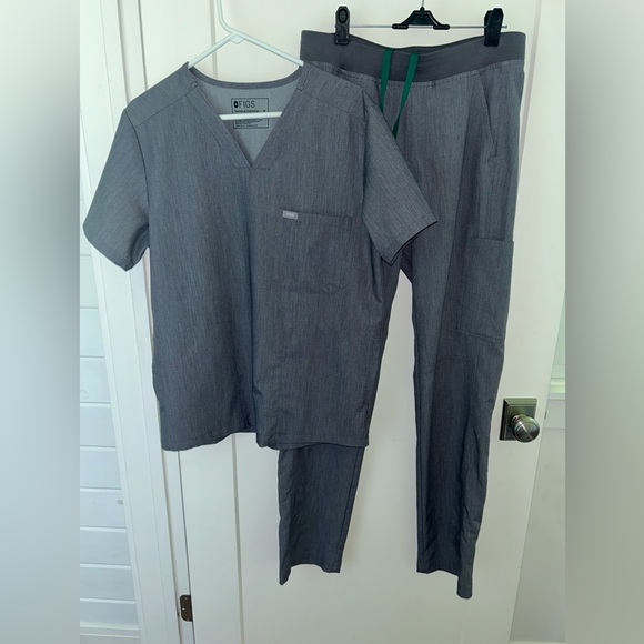 Figs Other - Figs Axim cargo scrub pants & Leon top men's sz ST and M NWOT graphite